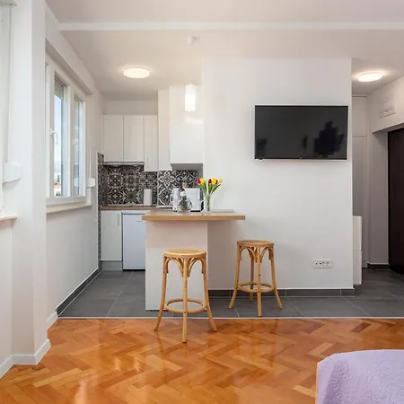 Botan Apartment Split Exterior photo